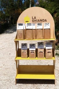 Espositore in Legno per Prodotti La Ghianda
